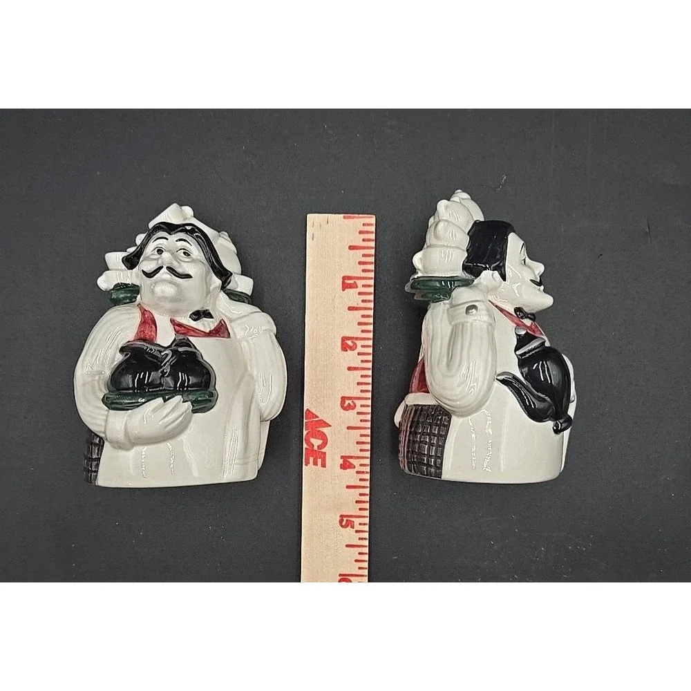 Dept 56 Italian Chef Salt and Pepper Shakers Ceramic Waiter Bistro Set White‎